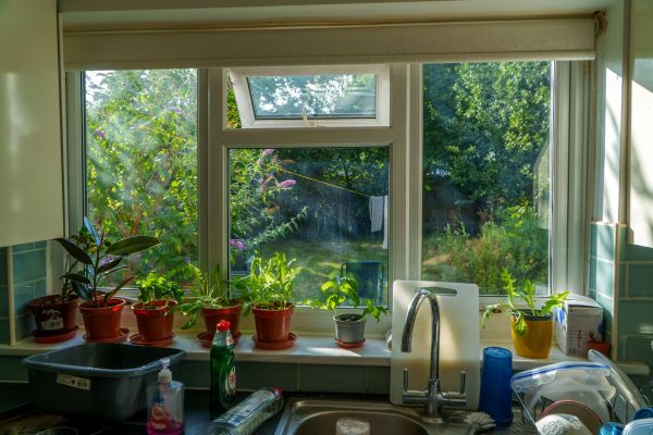 Choosing the Perfect Kitchen Sink for Your Charming Farmhouse in the UK: A Comprehensive Guide